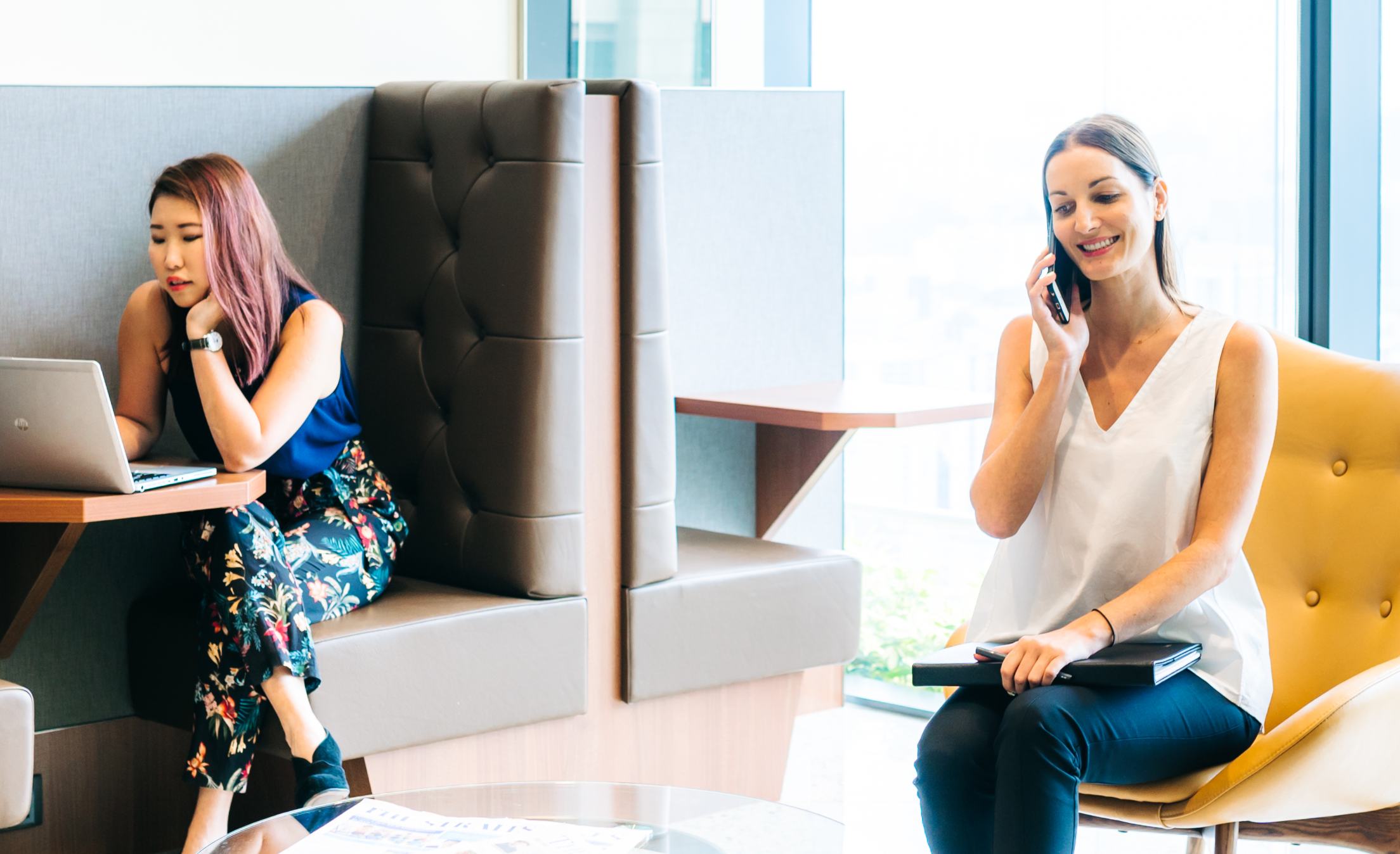 IT Support helping a client