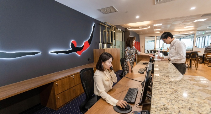 位于上海博华广场的世服宏图配备经验丰富的秘书团队，专为客户提供文件处理服务